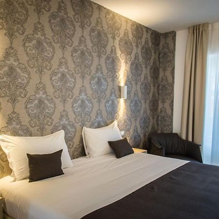 Hotel Ponti Angera Bagian luar foto