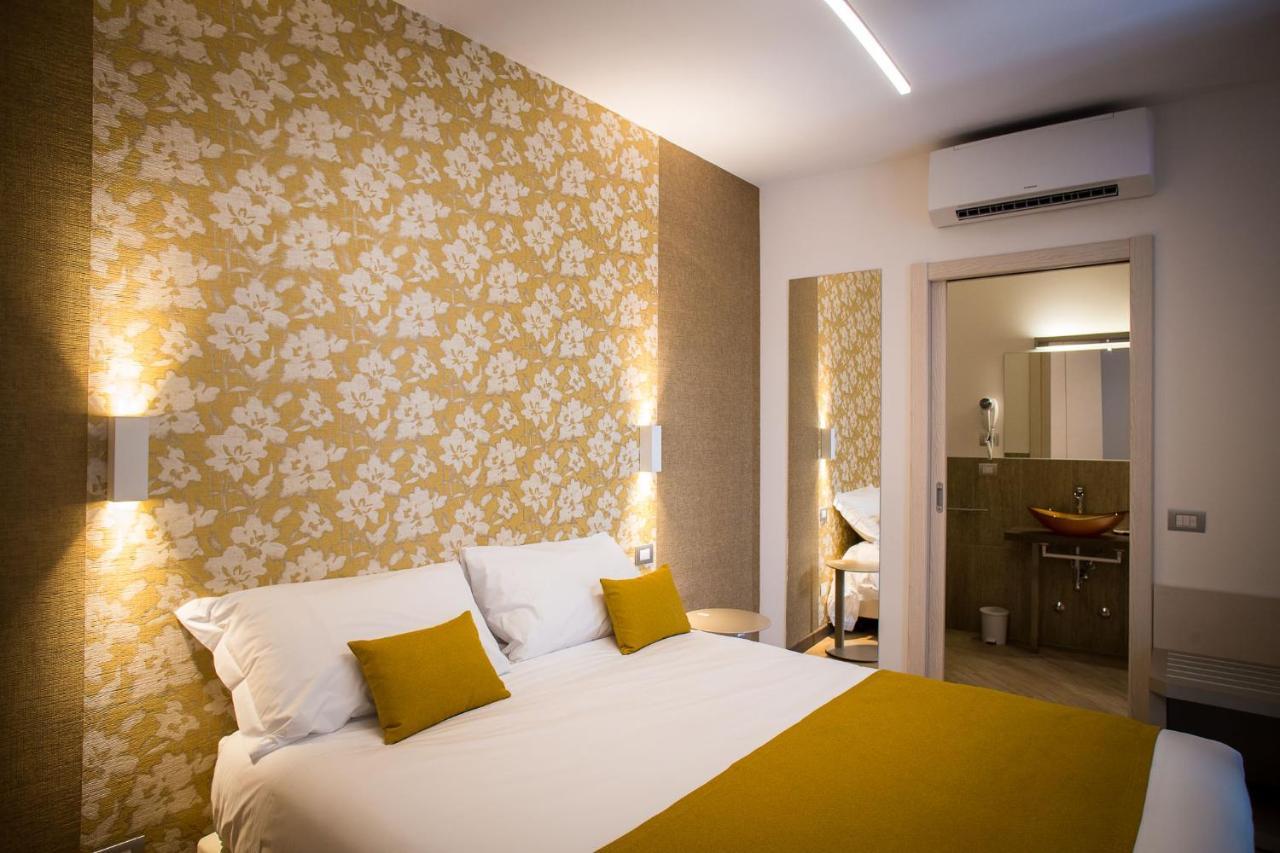 Hotel Ponti Angera Bagian luar foto