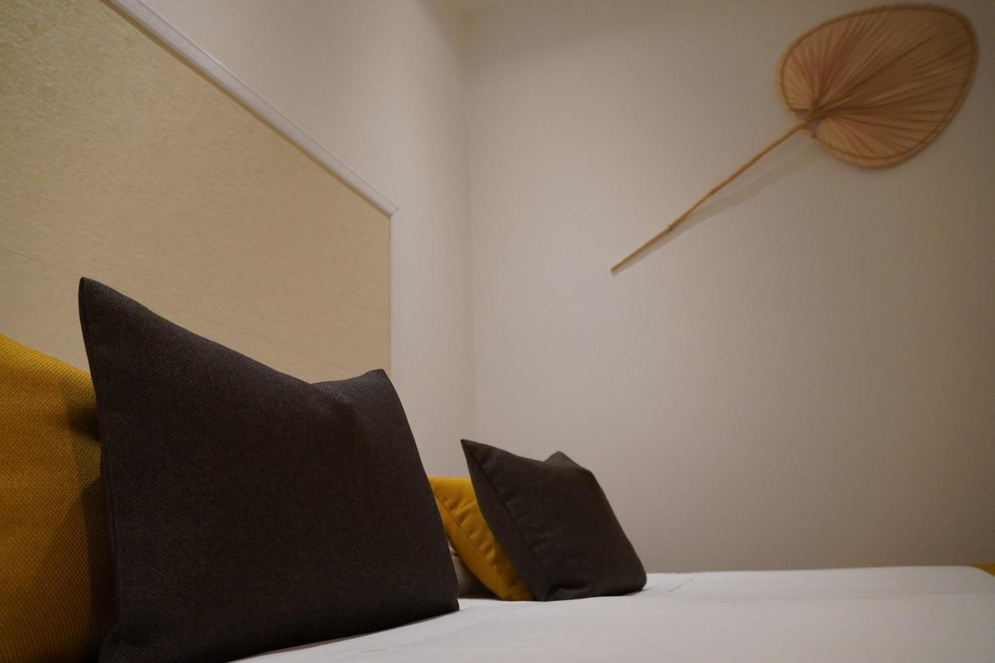 Hotel Ponti Angera Bagian luar foto
