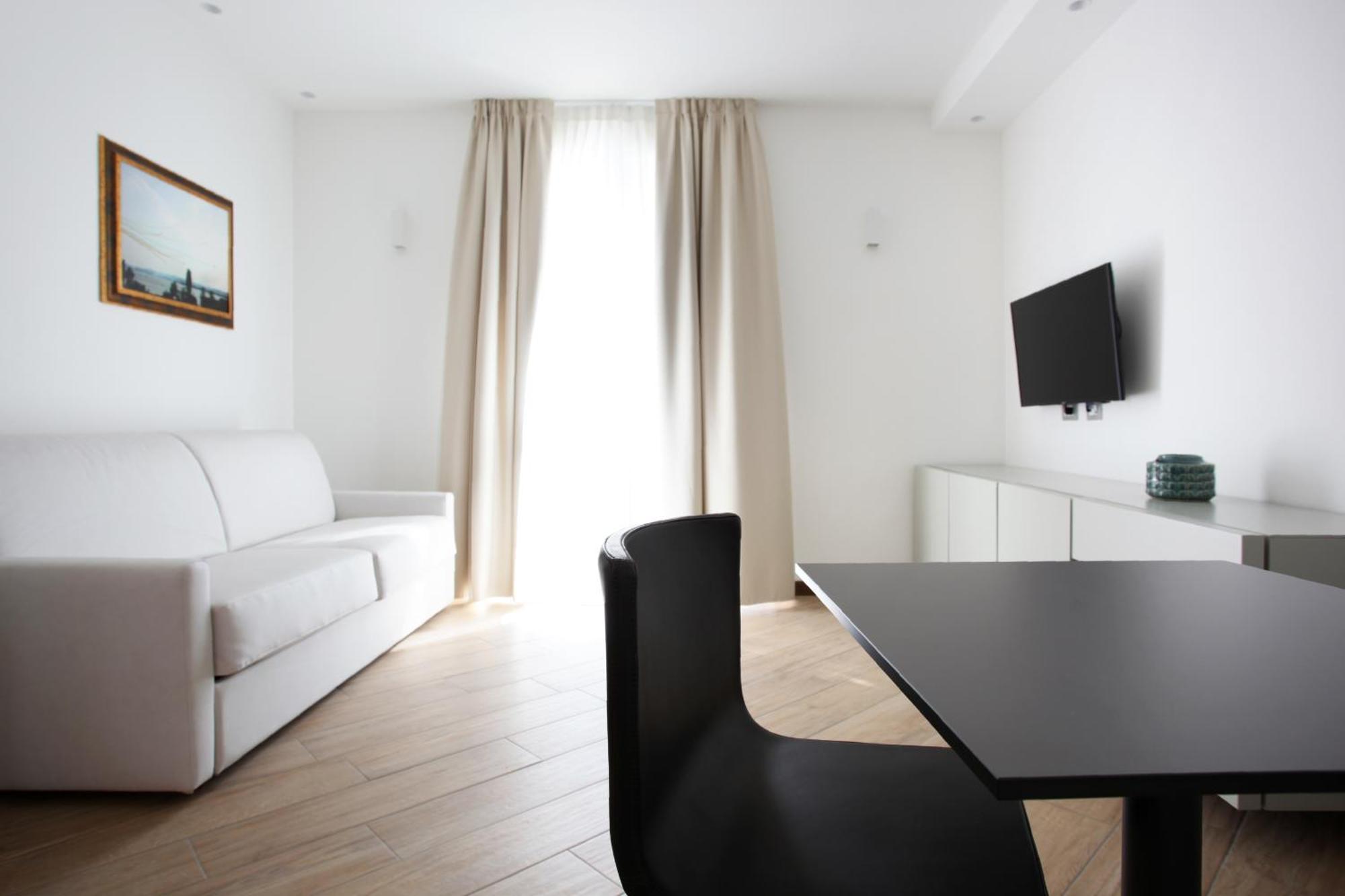 Hotel Ponti Angera Bagian luar foto